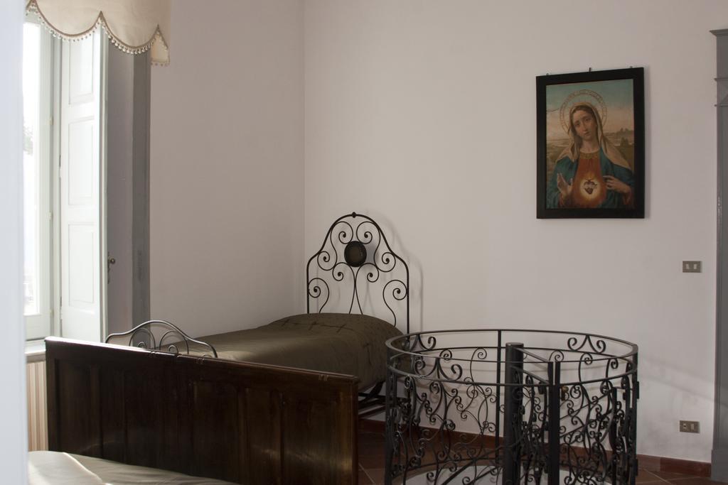 Palazzo D'Orsi Villa Calvanico Room photo